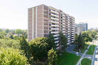 3875 Sheppard Avenue East in Toronto, ON - Building Photo - Building Photo