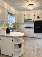 2308 Oakton St in Park Ridge, IL - Building Photo - Building Photo