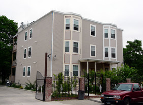 21-23 W Cottage St in Boston, MA - Building Photo