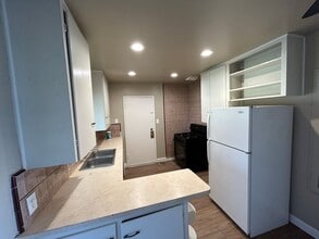 312 W Paradise Ave in Visalia, CA - Building Photo - Building Photo