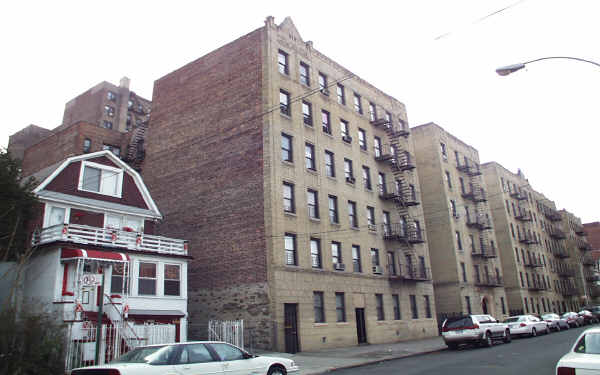 2824-2834 Heath Ave in Bronx, NY - Foto de edificio - Building Photo