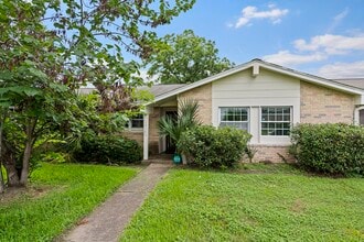13163 High Star Dr in Houston, TX - Building Photo - Building Photo