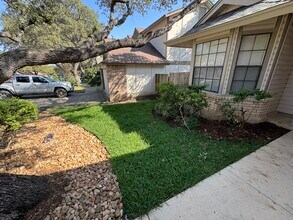 9538 Cloverdale in San Antonio, TX - Building Photo - Building Photo