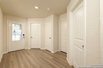 325 Colbert Ferry in Cibolo, TX - Foto de edificio - Building Photo