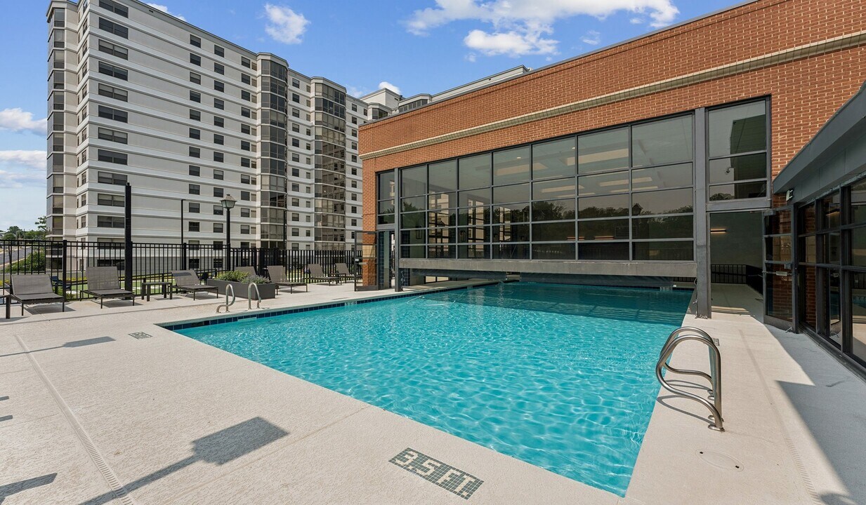 Huntington Gateway in Alexandria, VA - Building Photo