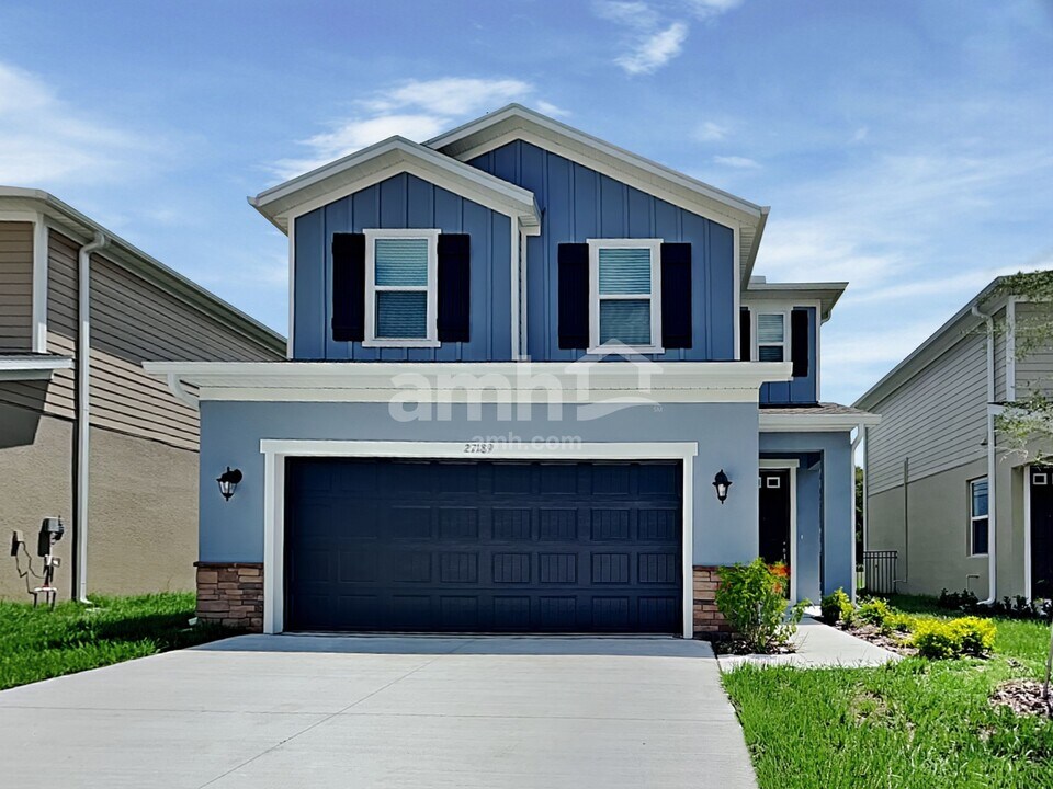 27189 St Andrews Ave in Wesley Chapel, FL - Building Photo