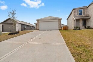 25429 Carnation Ct in Montgomery, TX - Building Photo