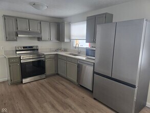 10155 Orchard Park Dr W in Indianapolis, IN - Building Photo - Building Photo