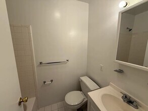 630 Tenth Avenue in New York, NY - Building Photo - Building Photo