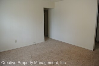 1002 43rd St SE in Minot, ND - Building Photo - Building Photo