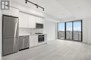 195 McCaul St in Toronto, ON - Building Photo