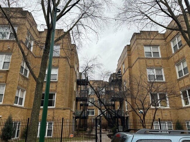 4608 N Monticello Ave, Unit 3 in Chicago, IL - Building Photo - Building Photo