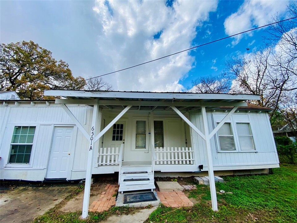 6501 Ponca St in Austin, TX - Building Photo