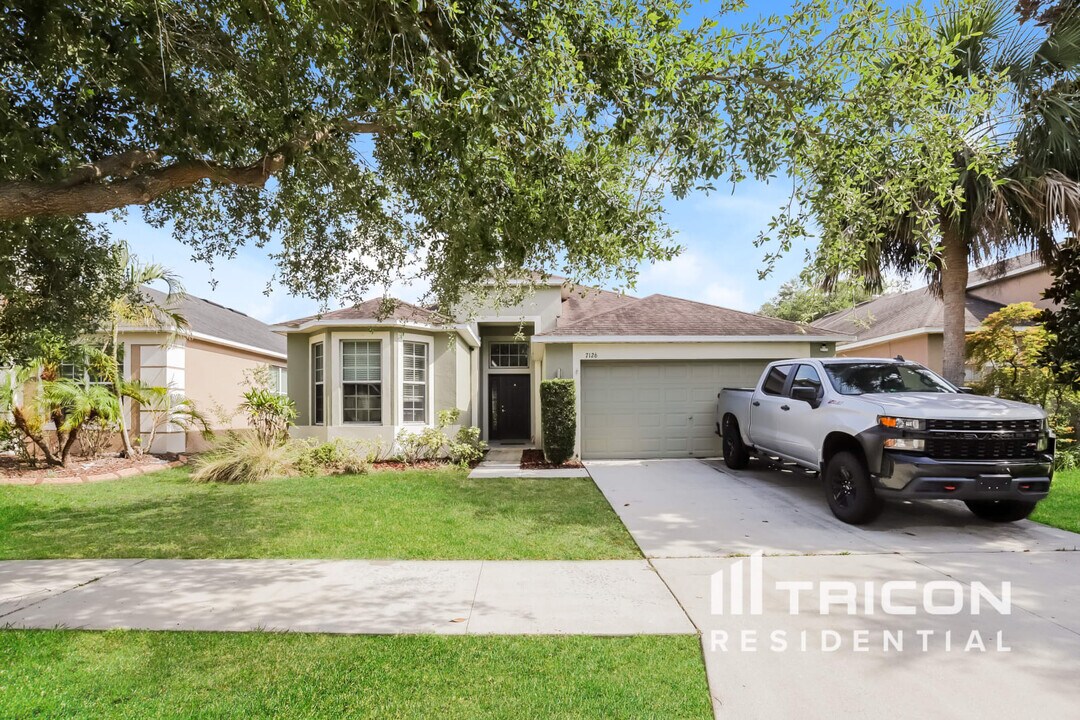 7126 Forest Mere Dr in Riverview, FL - Building Photo