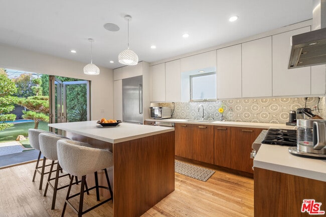 property at 1954 Federal Ave