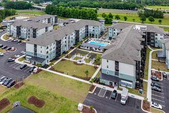 Lively Murrells Inlet in Murrells Inlet, SC - Foto de edificio - Building Photo
