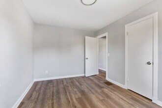 1275 Briarwood Ave in Columbus, OH - Foto de edificio - Building Photo