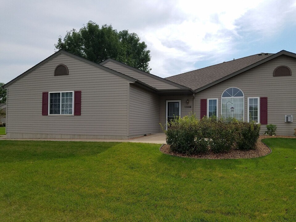 4940 36 Pl NW in Rochester, MN - Building Photo