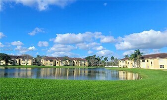 12400 Vista Isles Dr in Plantation, FL - Building Photo