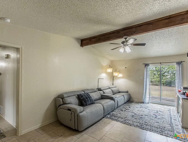 211 W Robin Ln in Harker Heights, TX - Building Photo - Building Photo