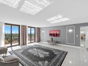 8877 Collins Ave in Surfside, FL - Building Photo - Building Photo
