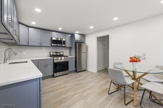 74 Forest St in Montclair, NJ - Building Photo - Building Photo