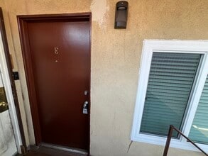 5942 Malabar St, Unit E in Huntington Park, CA - Foto de edificio - Building Photo