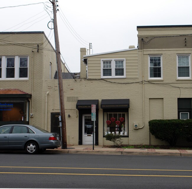 2725-2731 Washington Blvd in Arlington, VA - Building Photo - Building Photo