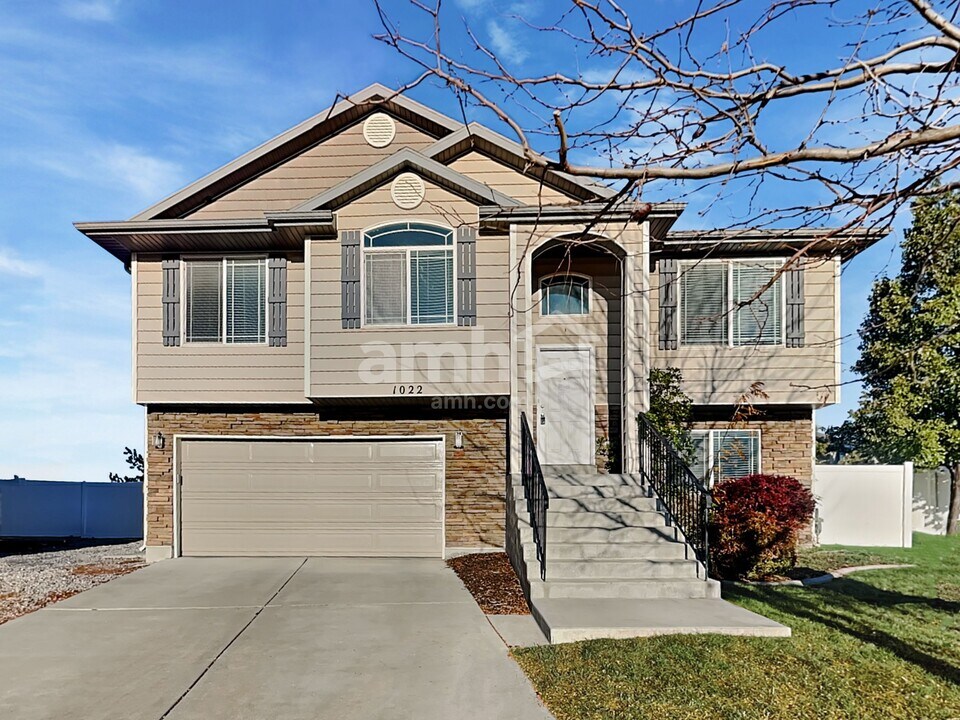 1022 Westbury Ct in North Salt Lake, UT - Building Photo