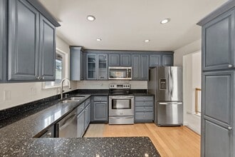 7616 S Langston Rd in Seattle, WA - Foto de edificio - Building Photo