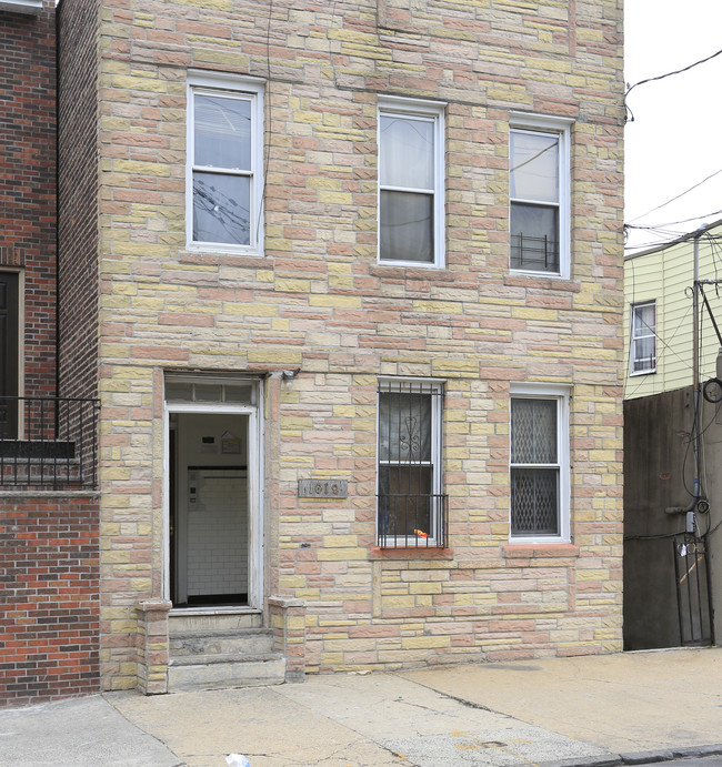 1618 Taylor Ave in Bronx, NY - Building Photo - Building Photo