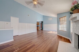 14018 Blue Falls Dr in Sugar Land, TX - Building Photo - Building Photo
