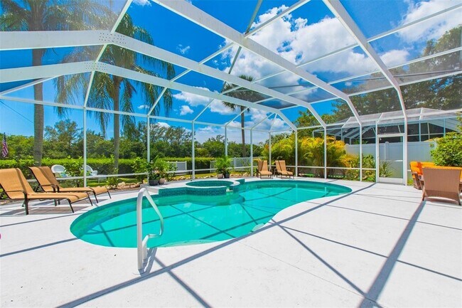 8302 Midnight Pass Rd in Sarasota, FL - Building Photo - Building Photo
