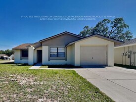 7002 Almendariz Way in Tampa, FL - Building Photo