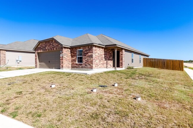 18004 Speculator Ln in Elgin, TX - Building Photo - Building Photo