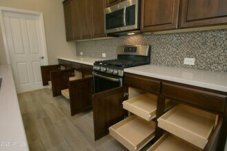 16931 W Holly St in Goodyear, AZ - Building Photo - Building Photo