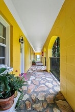 425 26th St in Virginia Beach, VA - Foto de edificio - Building Photo