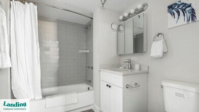 305 Dr. M.L.K. Jr St S, Unit 1039 in St. Petersburg, FL - Building Photo - Building Photo