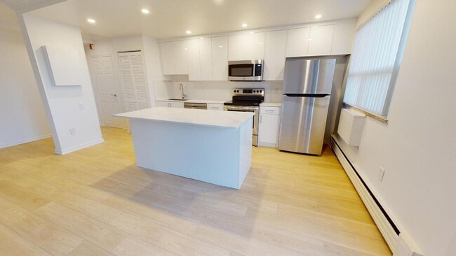 265 Reynolds in Oakville, ON - Building Photo - Building Photo