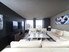 1 Gold St, Unit 17G in Hartford, CT - Building Photo