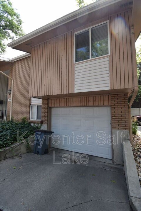 4797 S 2124 E in Holladay, UT - Building Photo