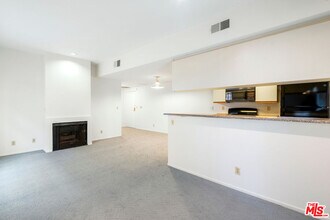 607 N Rossmore Ave in Los Angeles, CA - Building Photo - Building Photo