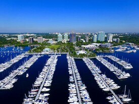 2843 S Bayshore Dr in Miami, FL - Building Photo