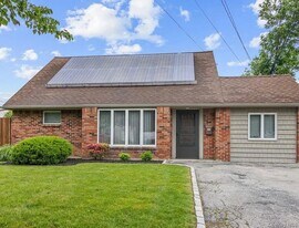 2287 7th St in East Meadow, NY - Building Photo