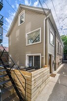 2029 N Damen Ave in Chicago, IL - Building Photo