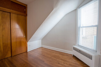 2440 W Cuyler Ave in Chicago, IL - Building Photo - Building Photo