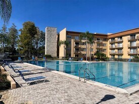 5820 N Church Ave, Unit 345A in Tampa, FL - Building Photo