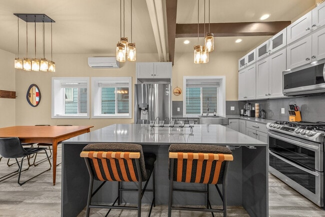 917A 17th Ave in Seattle, WA - Building Photo - Building Photo