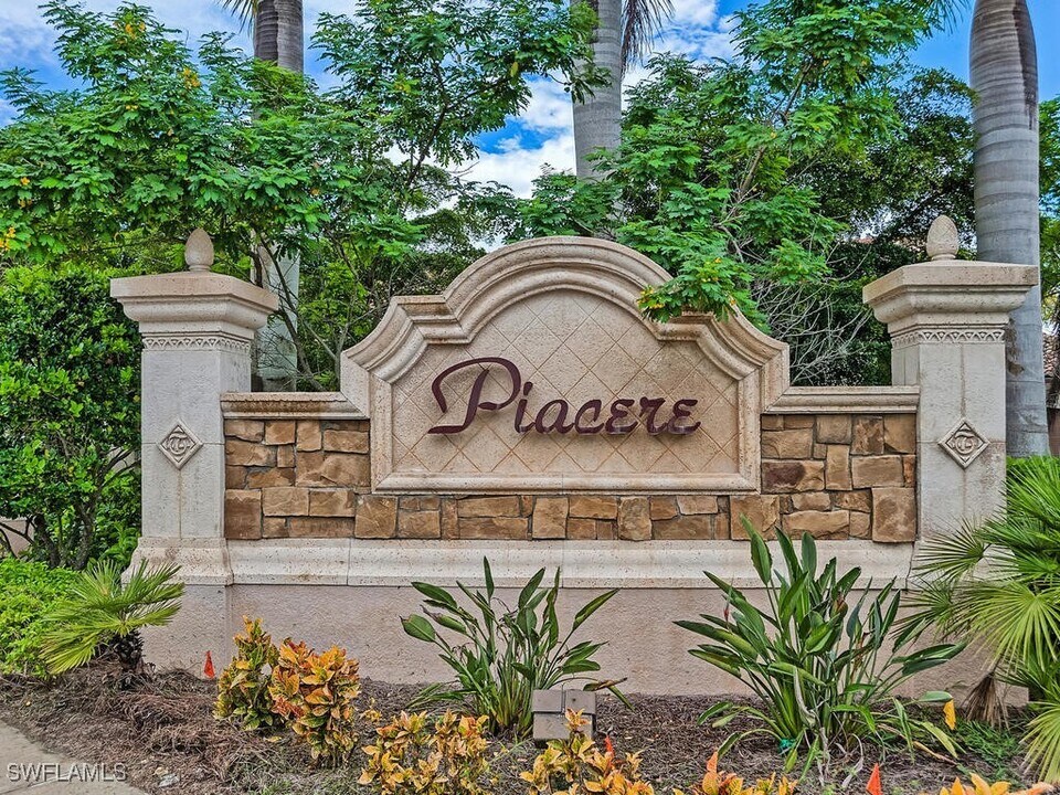 9491 Piacere Way in Naples, FL - Foto de edificio