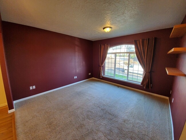 2662 Oak Glen St in Albany, OR - Building Photo - Building Photo